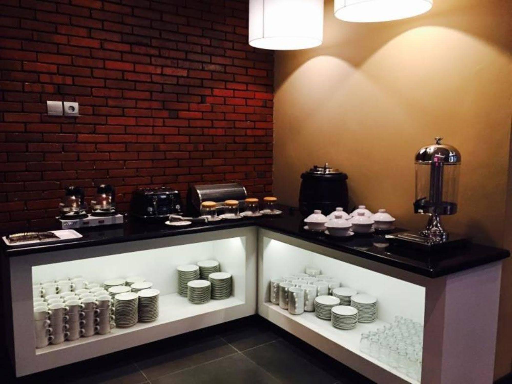 Kalya Hotel Bandung Dago Kültér fotó