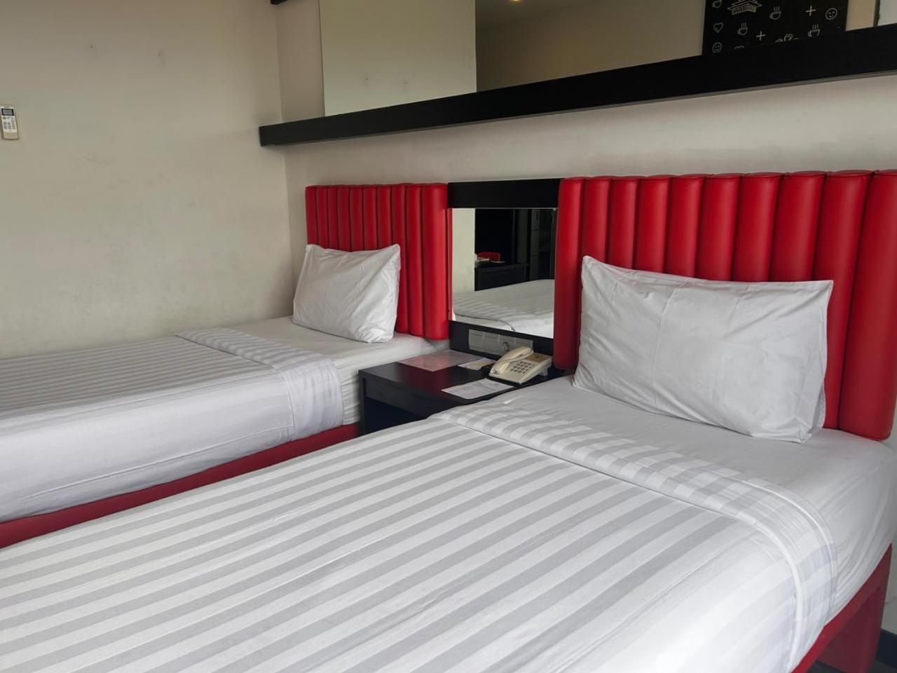 Kalya Hotel Bandung Dago Kültér fotó