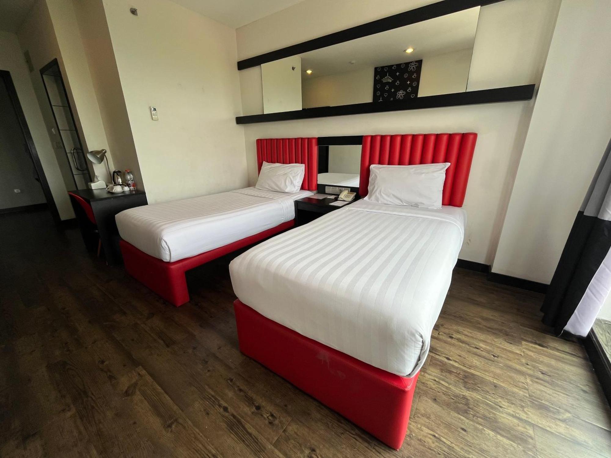 Kalya Hotel Bandung Dago Kültér fotó
